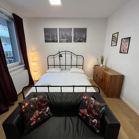 Apartment Ordona Charming Ii Warschau